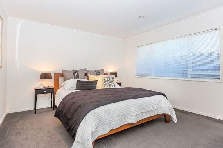 Photo of property in Miramar Villas, 6 Brussels Street, Miramar, Wellington, 6022
