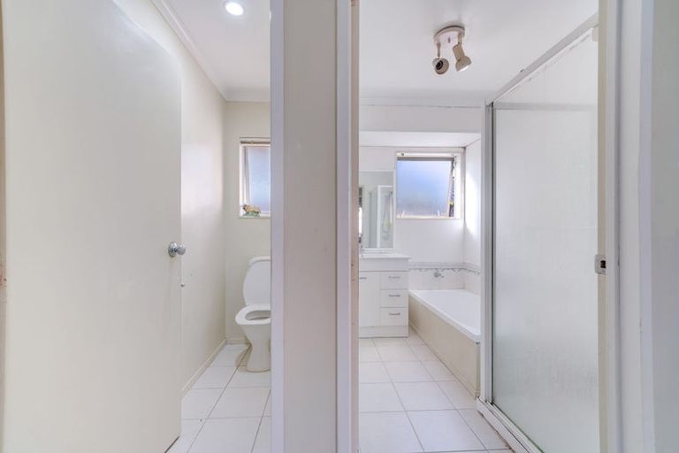 Photo of property in 22 Enuamanu Road, Favona, Auckland, 2024