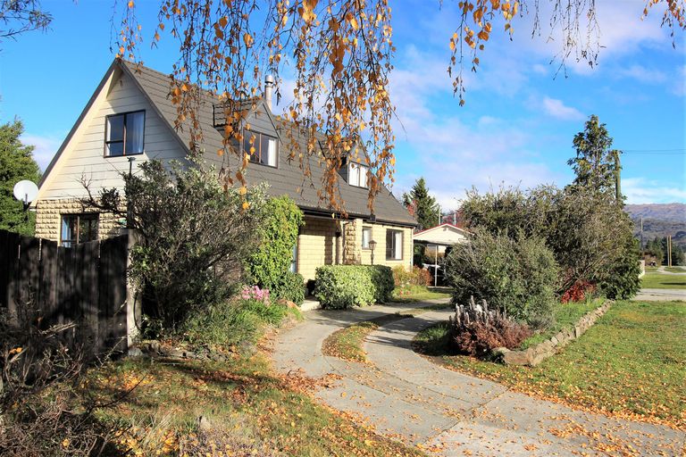 Photo of property in 17 Dunstan Street, Clyde, 9330