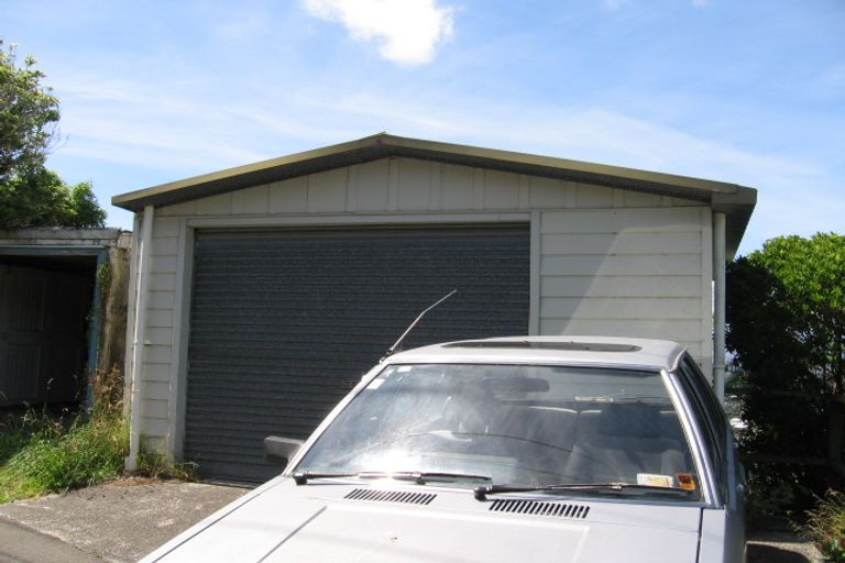 Photo of property in 17 Zetland Street, Highbury, Wellington, 6012