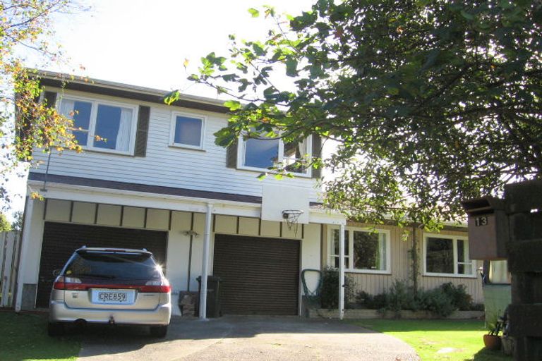 Photo of property in 13 Peckham Grove, Tawa, Wellington, 5028