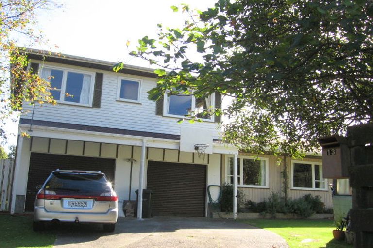 Photo of property in 13 Peckham Grove, Tawa, Wellington, 5028