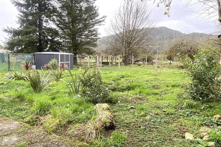 Photo of property in 30 Stafford Street, Blackball, 7804