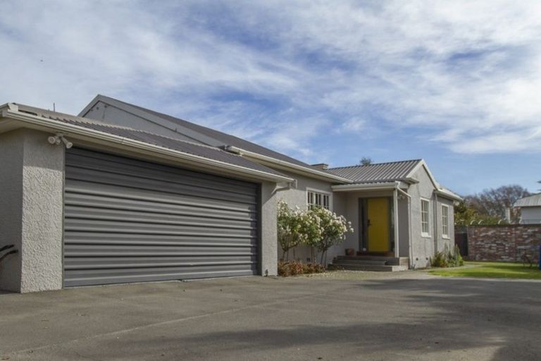 Photo of property in 5a Roa Road, Fendalton, Christchurch, 8041