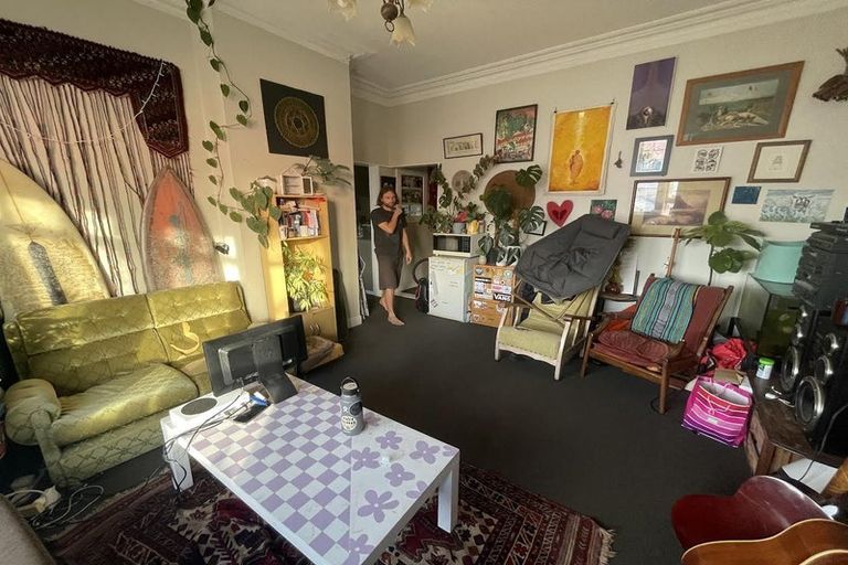 Photo of property in 66 Hawker Street, Mount Victoria, Wellington, 6011