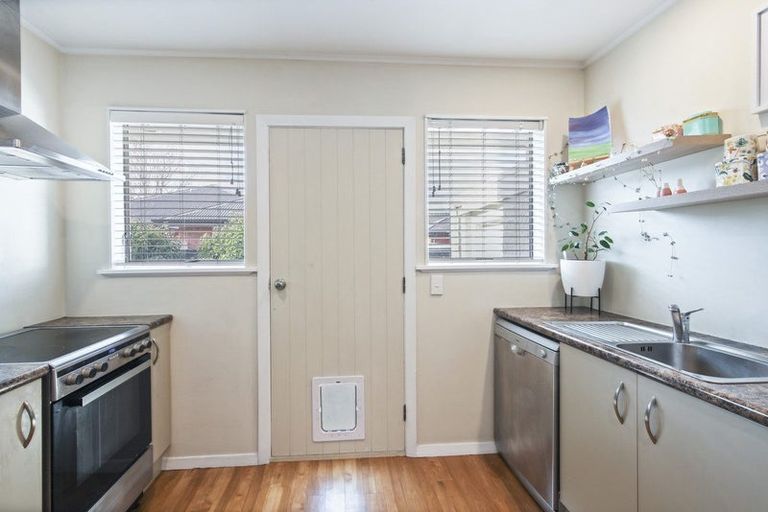 Photo of property in 2/500 Harewood Road, Harewood, Christchurch, 8051