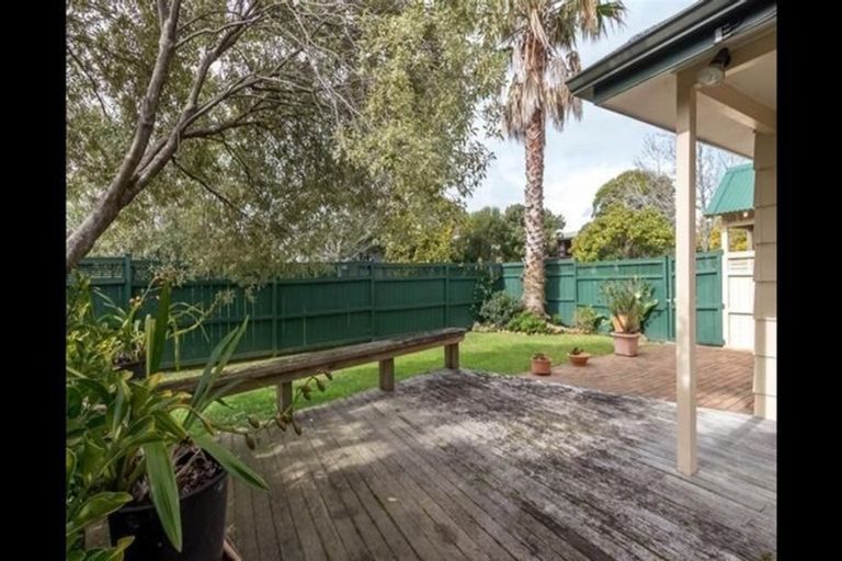 Photo of property in 6 Orinda Close, Botany Downs, Auckland, 2010