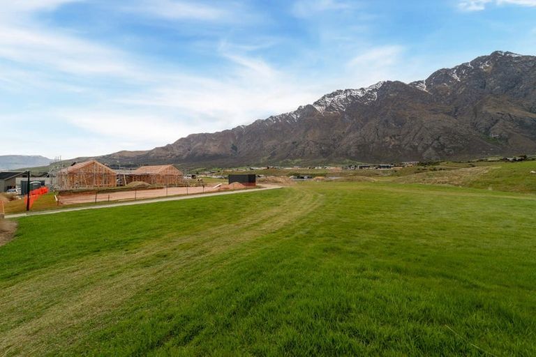 Photo of property in 24 Cunninghams Drive, Jacks Point, Queenstown, 9371