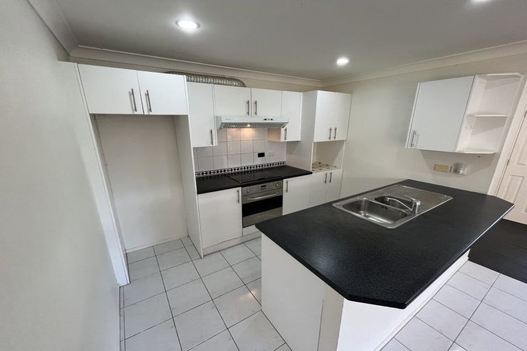 Photo of property in 11 The Enclave, Totara Heights, Auckland, 2105