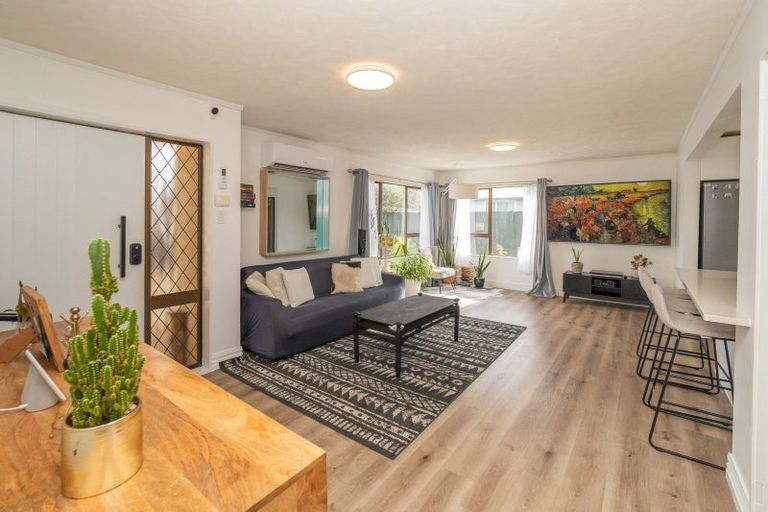 Photo of property in 2c Woodfield Avenue, Roslyn, Palmerston North, 4414