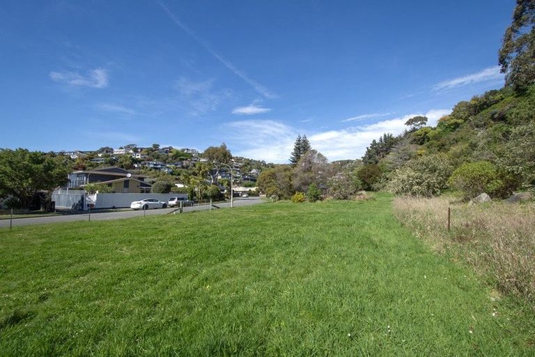 Photo of property in 8 Aratoro Place, Mount Pleasant, Christchurch, 8081