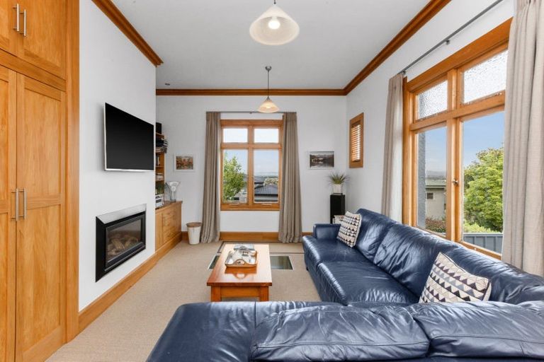 Photo of property in 12 Havelock Road, Hospital Hill, Napier, 4110