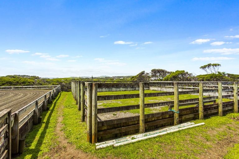 Photo of property in 376 Oaia Road, Muriwai, Waimauku, 0881