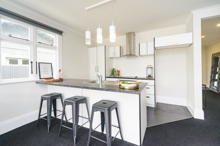 Photo of property in 11 Shamrock Street, Takaro, Palmerston North, 4412