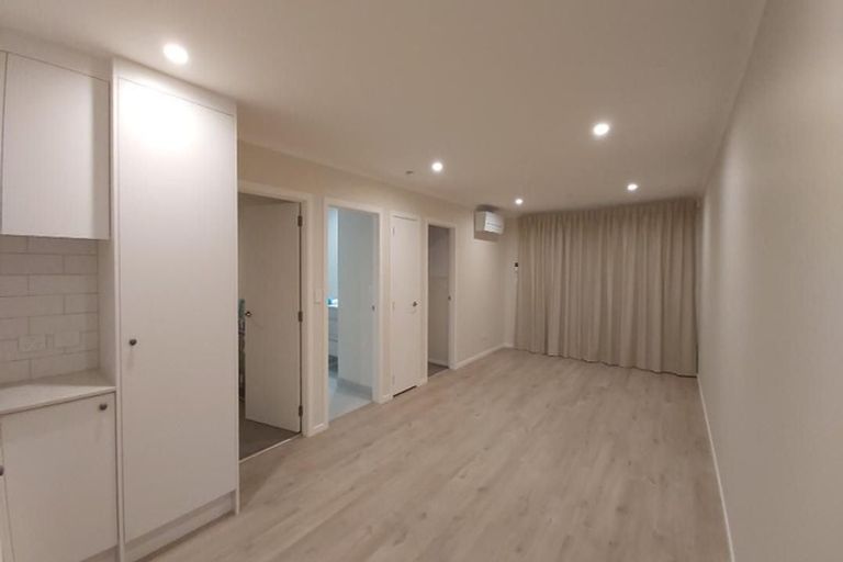 Photo of property in 20 Ridgeview Close, Red Beach, 0932