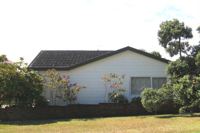 Photo of property in 7 Rothesay Bay Road, Rothesay Bay, Auckland, 0630