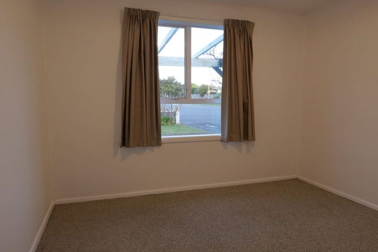 Photo of property in 27 Moana Street, Otaki Beach, Otaki, 5512