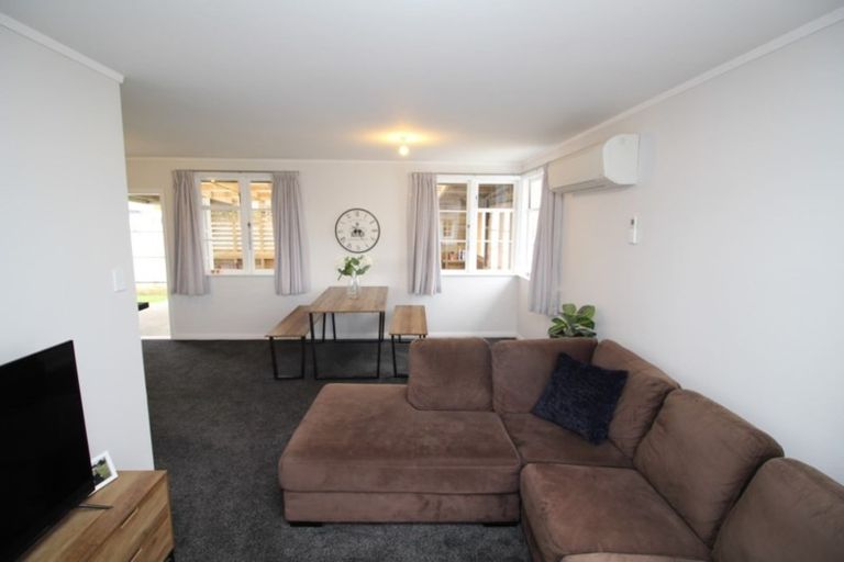 Photo of property in 44 Holland Crescent, Bulls, 4818