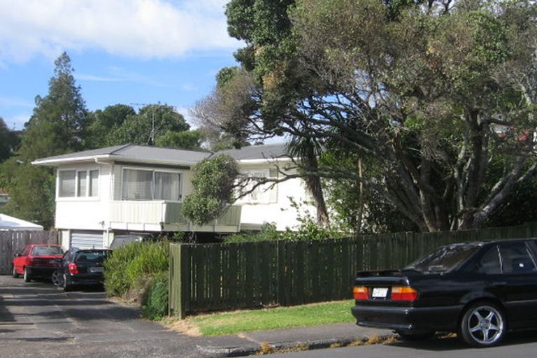 Photo of property in 63 Moore Street, Hillcrest, Auckland, 0627