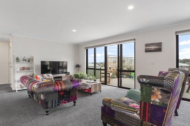 Photo of property in 27 Matenga Street, Waikanae, 5036