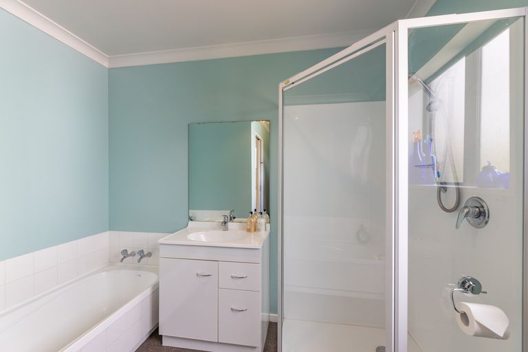 Photo of property in 16 Thorndon Close, Kirwee, Darfield, 7571