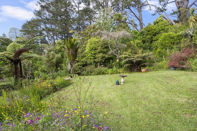 Photo of property in 14 Cochran Road, Oratia, Auckland, 0604