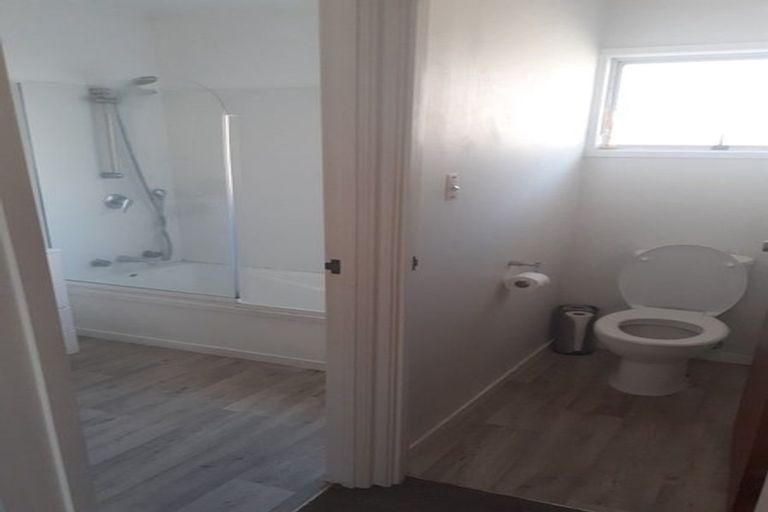 Photo of property in 9 Meadowood Drive, Unsworth Heights, Auckland, 0632