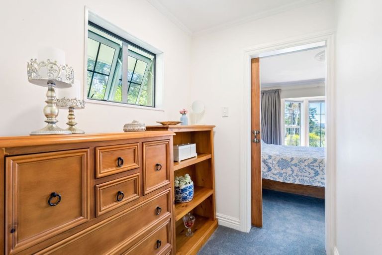 Photo of property in 105 Grassmere Road, Henderson Valley, Auckland, 0612