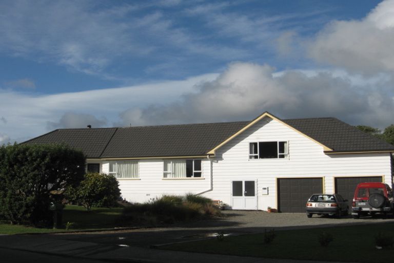 Photo of property in 18 Weka Road, Raumati Beach, Paraparaumu, 5032