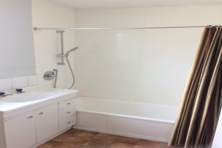 Photo of property in 27 Lorna Street, Lynmouth, New Plymouth, 4310