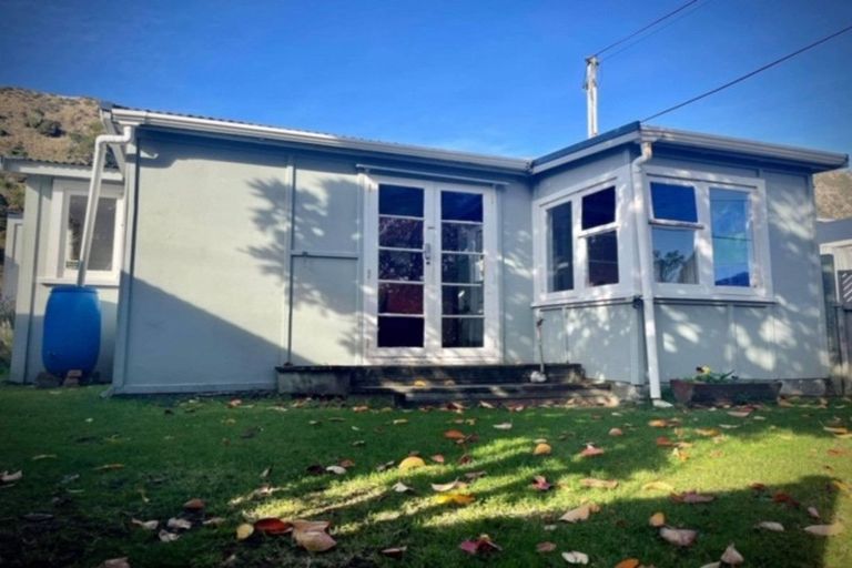Photo of property in 74 Tilley Road, Paekakariki, 5034