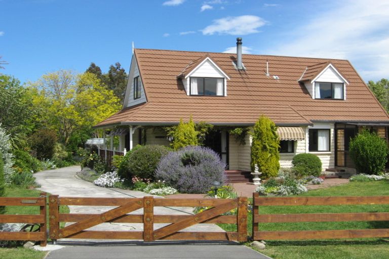 Photo of property in 24 Osborne Road, Amberley, 7410