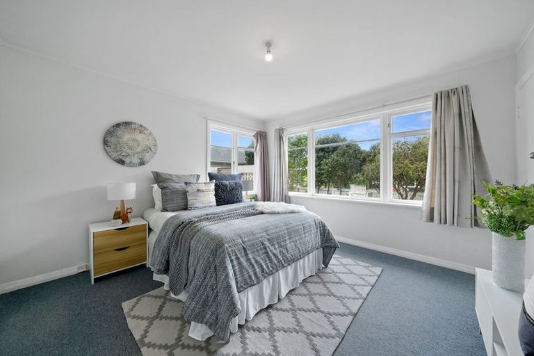Photo of property in 12 Karaka Grove, Raumati Beach, Paraparaumu, 5032