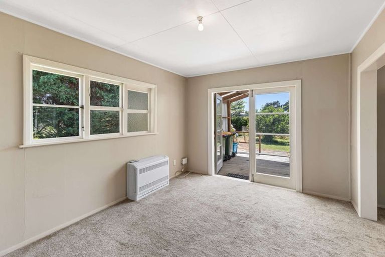 Photo of property in 10 Hussey Street, Waverley, 4510