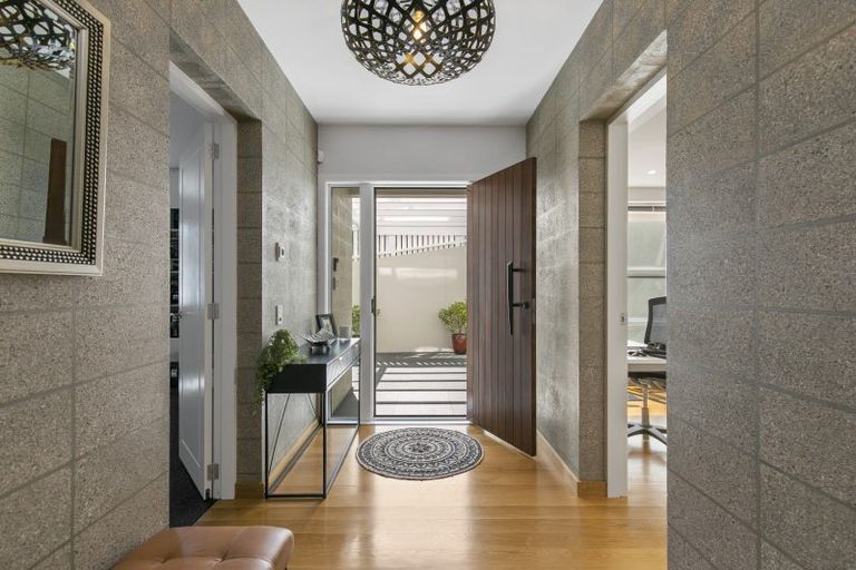 Photo of property in 61a Cashmere Avenue, Khandallah, Wellington, 6035