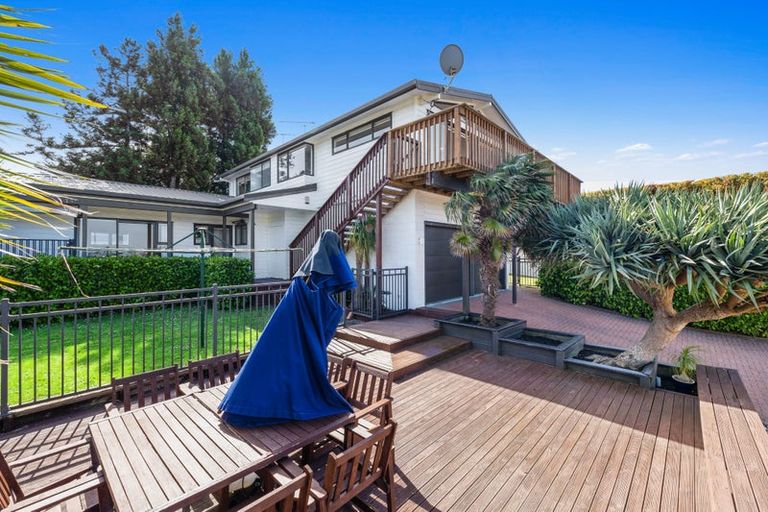 Photo of property in 4 Advene Road, Cockle Bay, Auckland, 2014