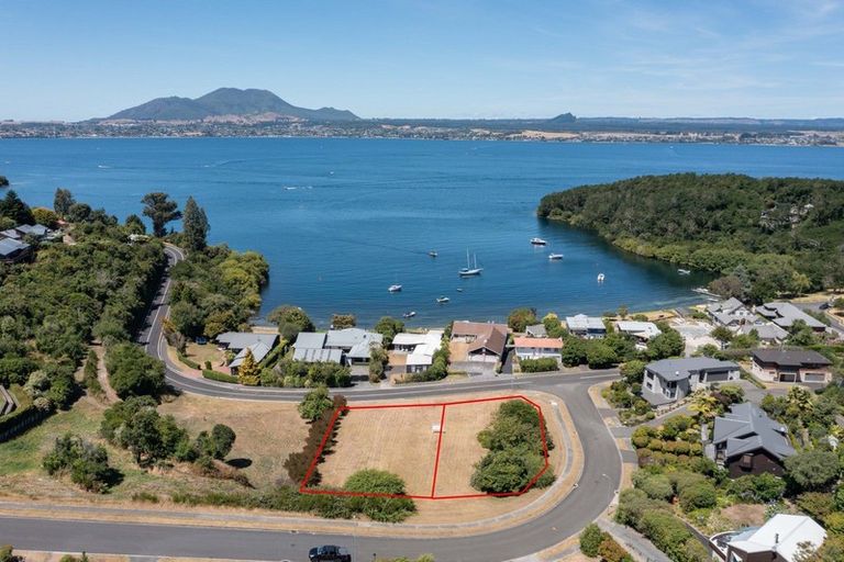 Photo of property in 906 Acacia Bay Road, Acacia Bay, Taupo, 3330