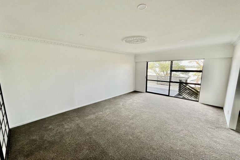 Photo of property in 31 Cumbrian Place, Conifer Grove, Takanini, 2112