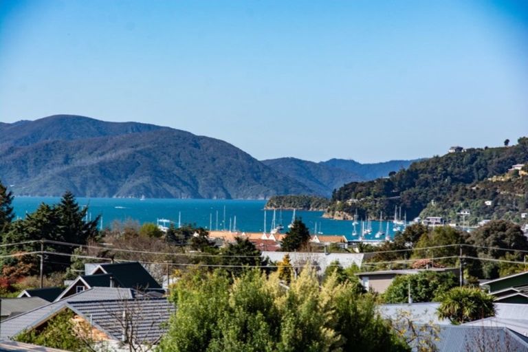 Photo of property in 14 Ranui Street, Waikawa, Picton, 7220