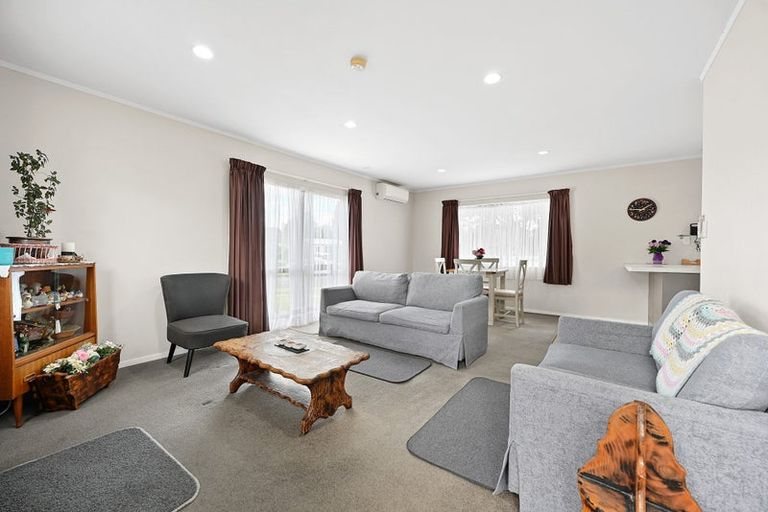 Photo of property in 11 Garland Drive, St Andrews, Hamilton, 3200
