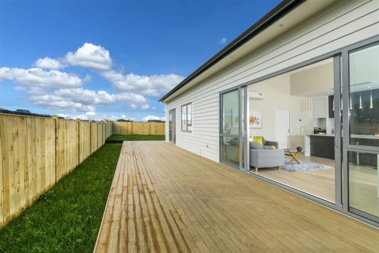 Photo of property in 39 Fruitlands Road, Kumeu, 0810