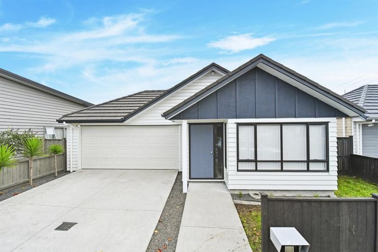 Photo of property in 27 Kotuku Crescent, Takanini, 2112