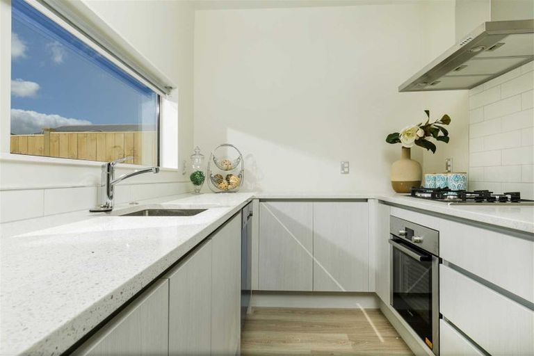 Photo of property in 18 Raymond Grace Avenue, Huapai, Kumeu, 0810