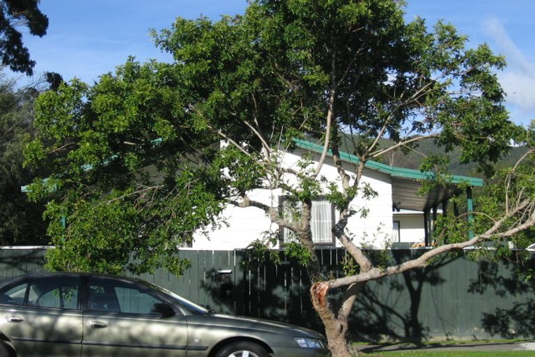 Photo of property in 16 Kairimu Street, Stokes Valley, Lower Hutt, 5019