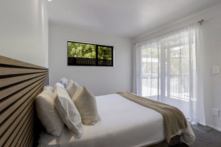 Photo of property in 6 Mackinnon Terrace, Sunshine Bay, Queenstown, 9300