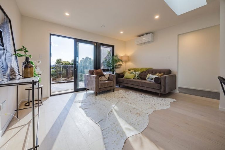 Photo of property in 10 Kaaramuramu Lane, Mangere Bridge, Auckland, 2022