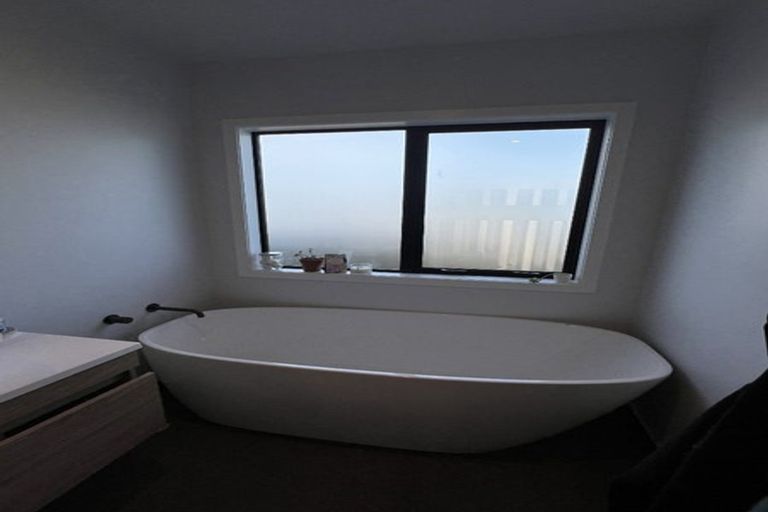 Photo of property in 121 Battalion Drive, Papakura, 2110