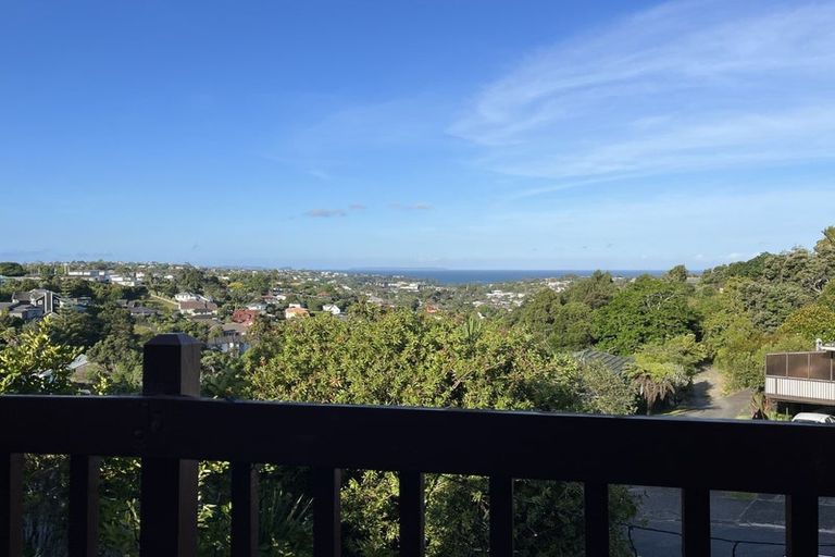 Photo of property in 3 Malters Place, Browns Bay, Auckland, 0630