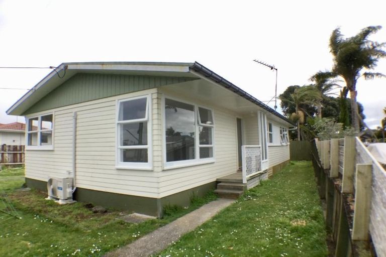 Photo of property in 42 Doment Crescent, Orewa, 0931