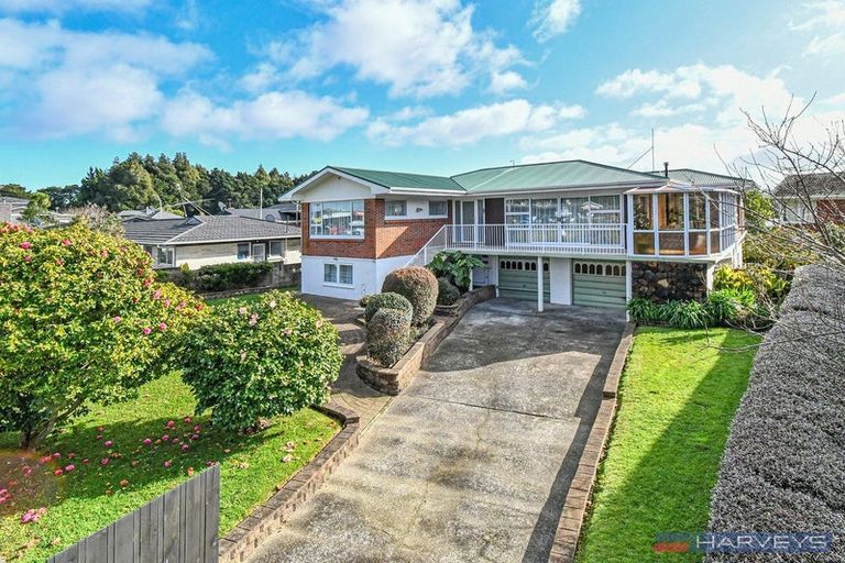Photo of property in 74 Grande Vue Road, Hillpark, Auckland, 2102